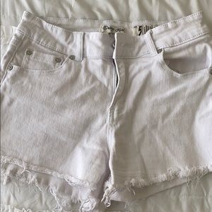Fringed white shorts